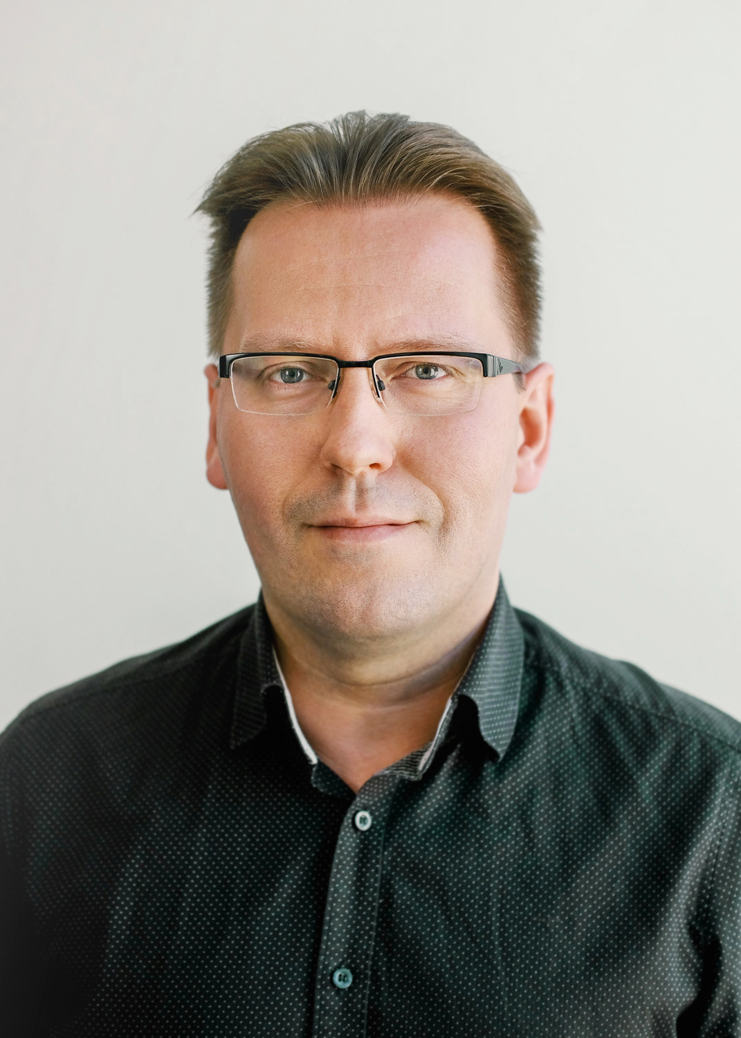 Portraitfoto von Eduard Hübscher Abteilungsleiter im Betrieb der SAC GmbH